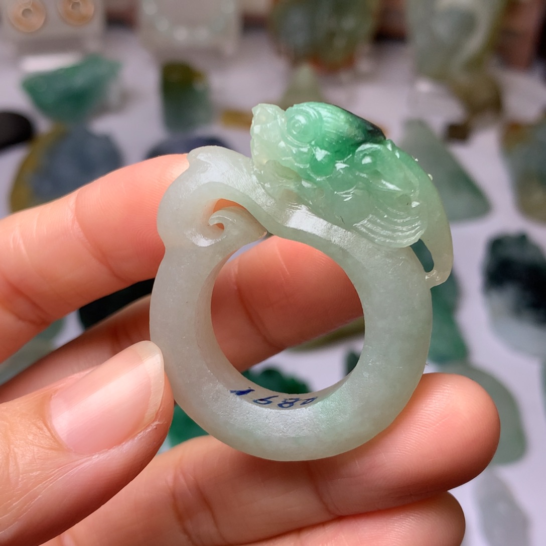 定制翡翠未镶嵌翡翠