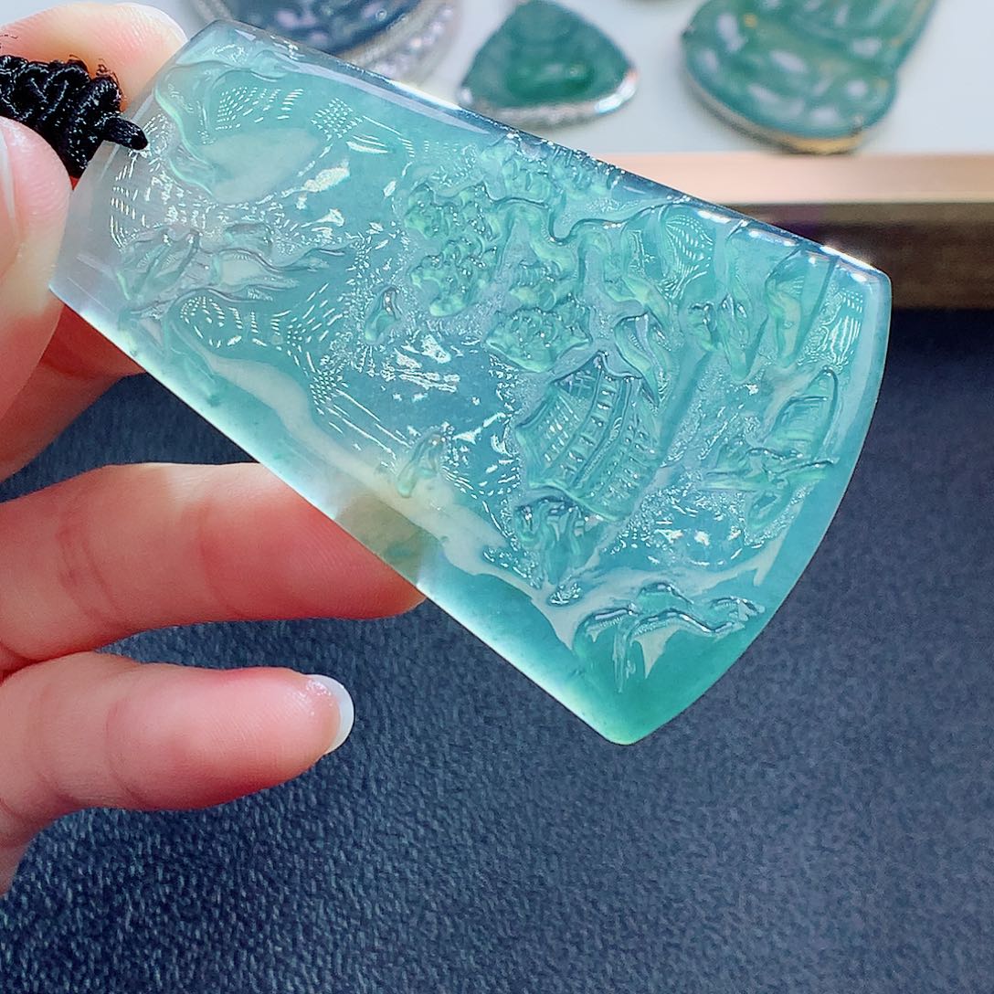 翡翠颈饰未镶嵌翡翠