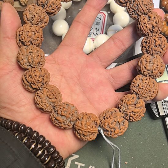 东***升把件金刚菩提五星梅花大金刚手持，24左右尺寸，原皮原色