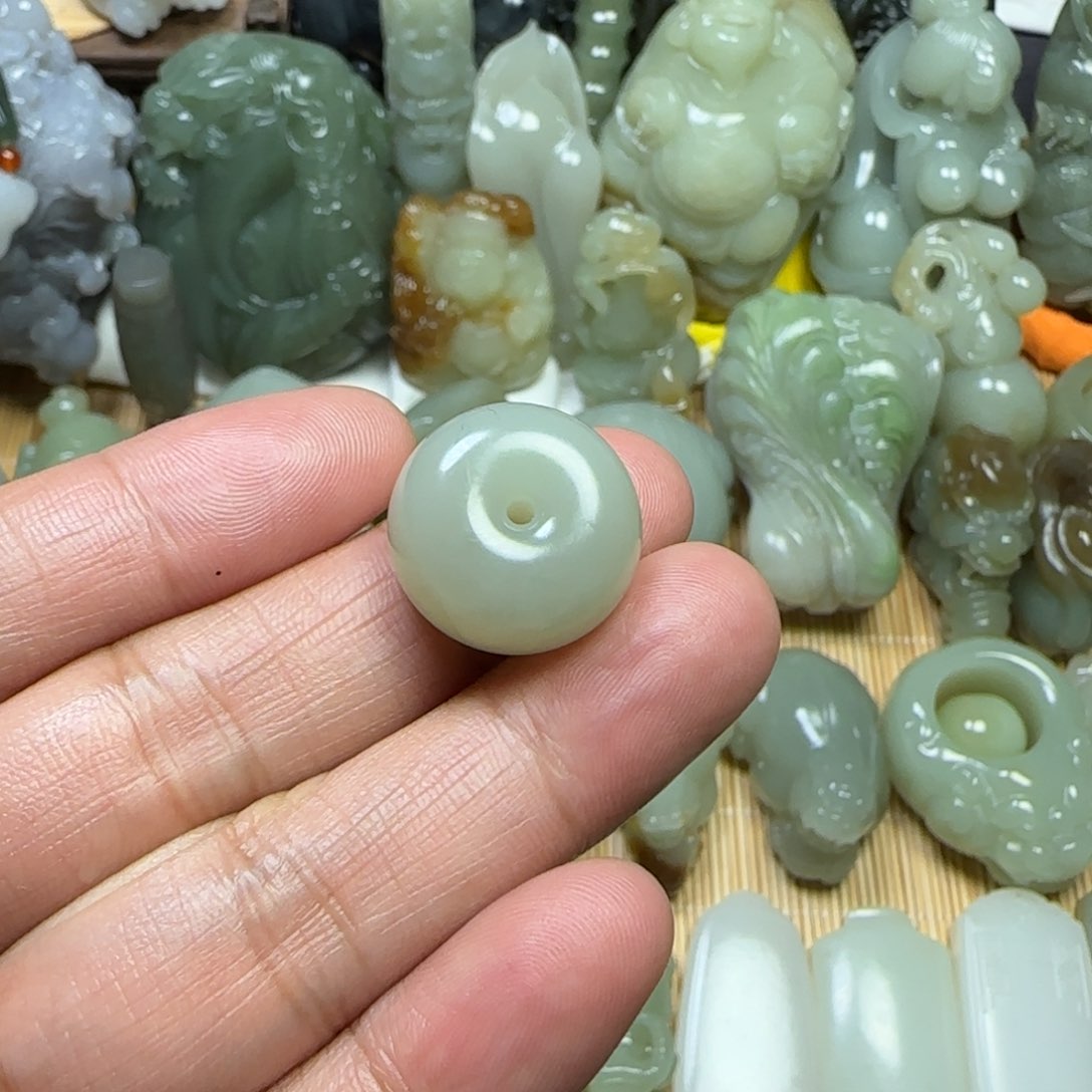 未镶嵌和田玉挂件