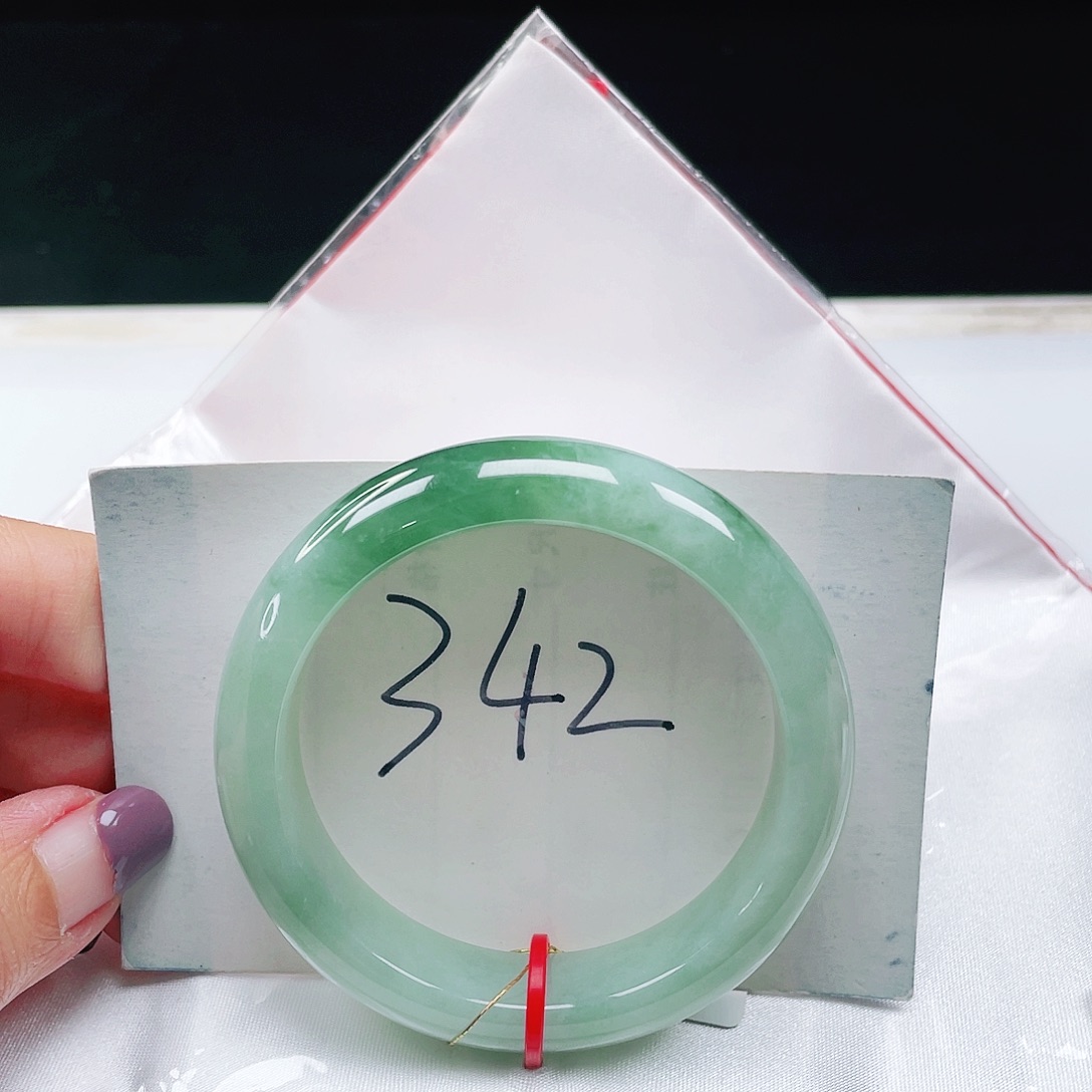 翡翠未镶嵌手镯缅甸翡翠50+