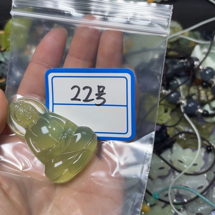 蛇纹石玉颈饰合金梨*恋