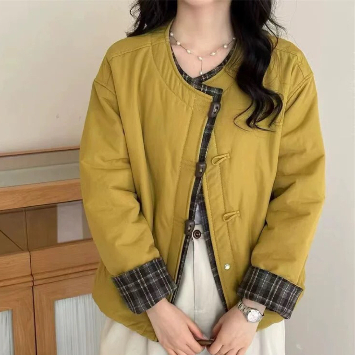 冬季新款亲格边牛角扣圆领外套