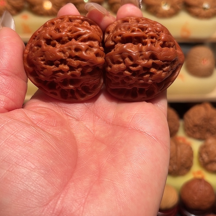 金***太桃核吊坠精品核桃