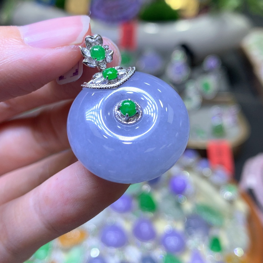 【闪购商品】翡翠颈饰18K金镶嵌翡翠吊坠项链