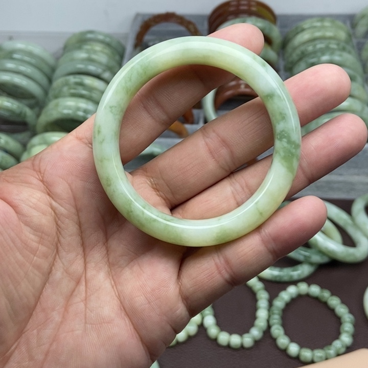 蛇纹石玉手镯未镶嵌海****善