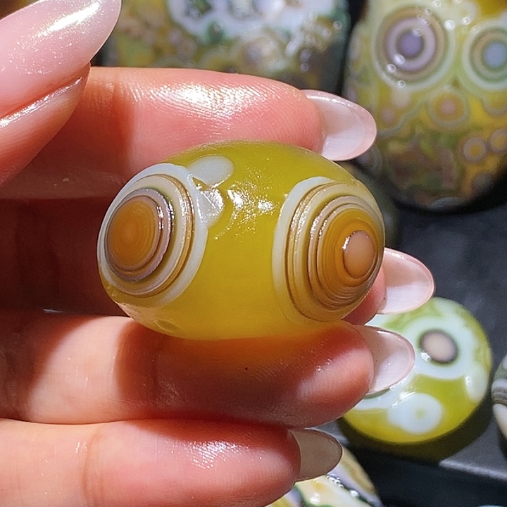 布***尼玛瑙/玉髓未镶嵌珠宝奇石