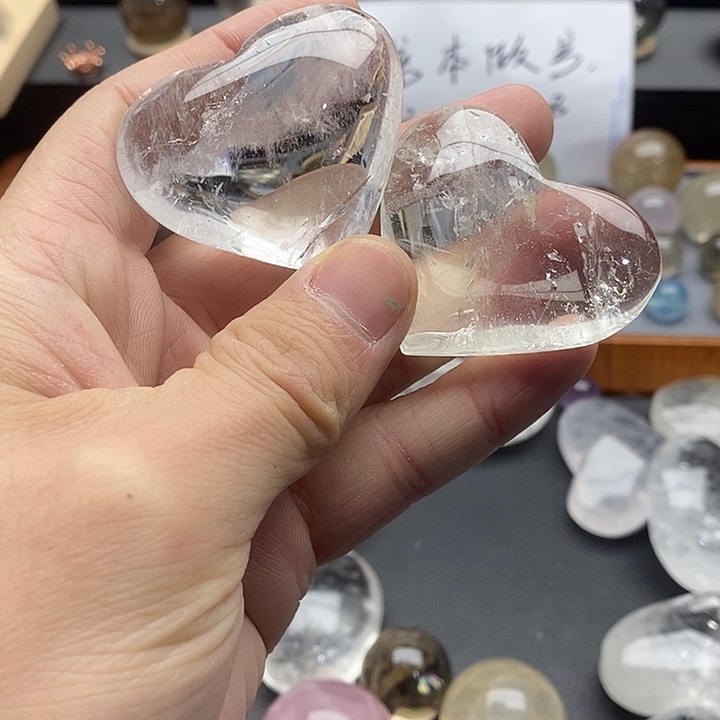 未镶嵌颈饰水晶11