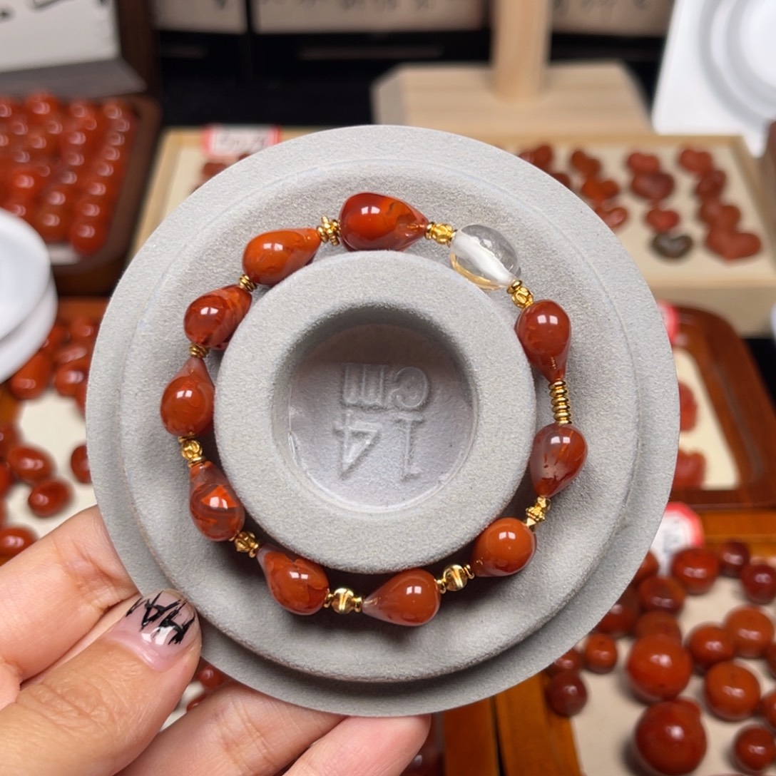 素***素南红玛瑙银S925镀金镶嵌手串14手围