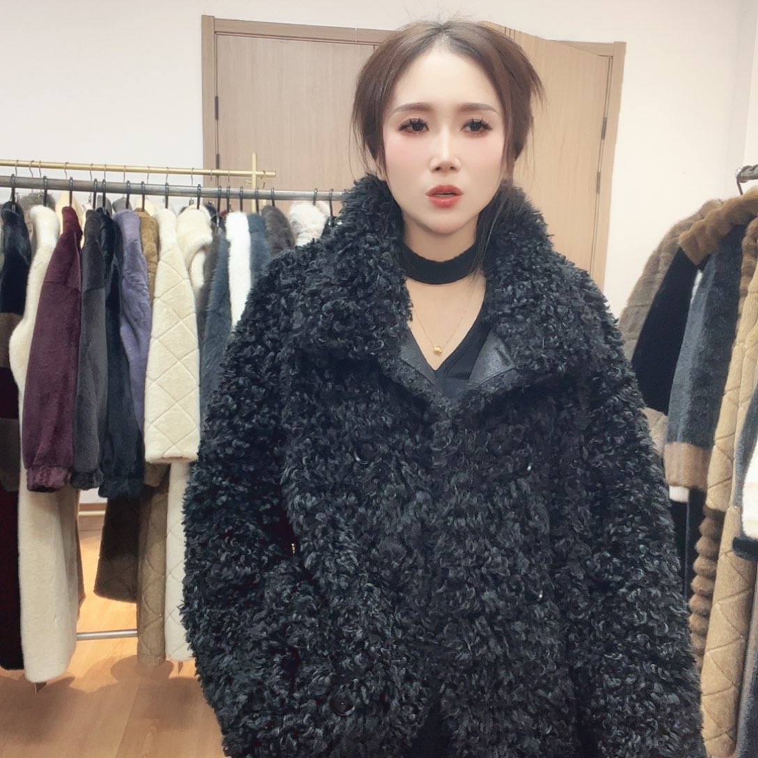 53号皮毛一体外套