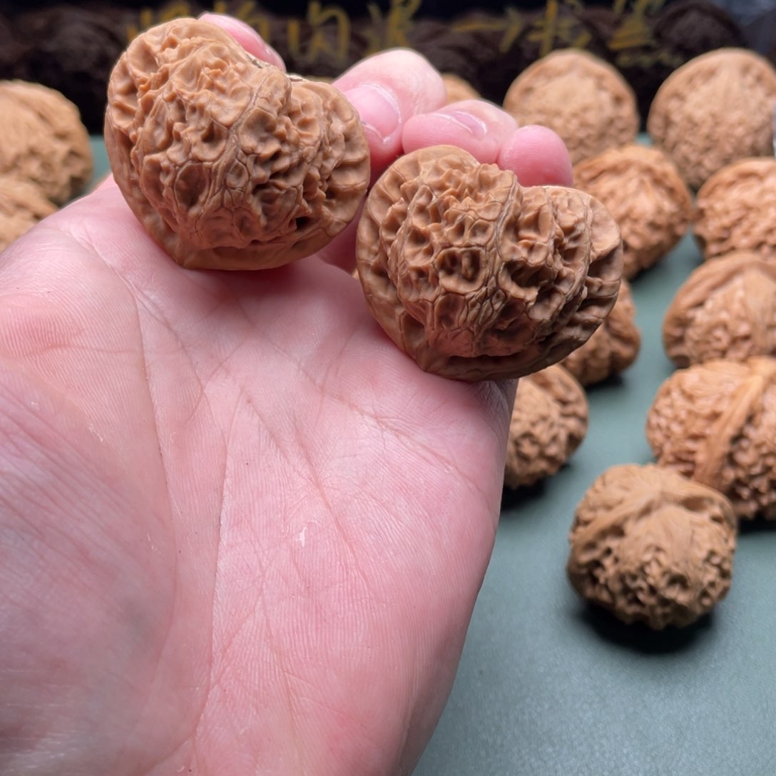 核桃把件（***）40全品桃心宫灯