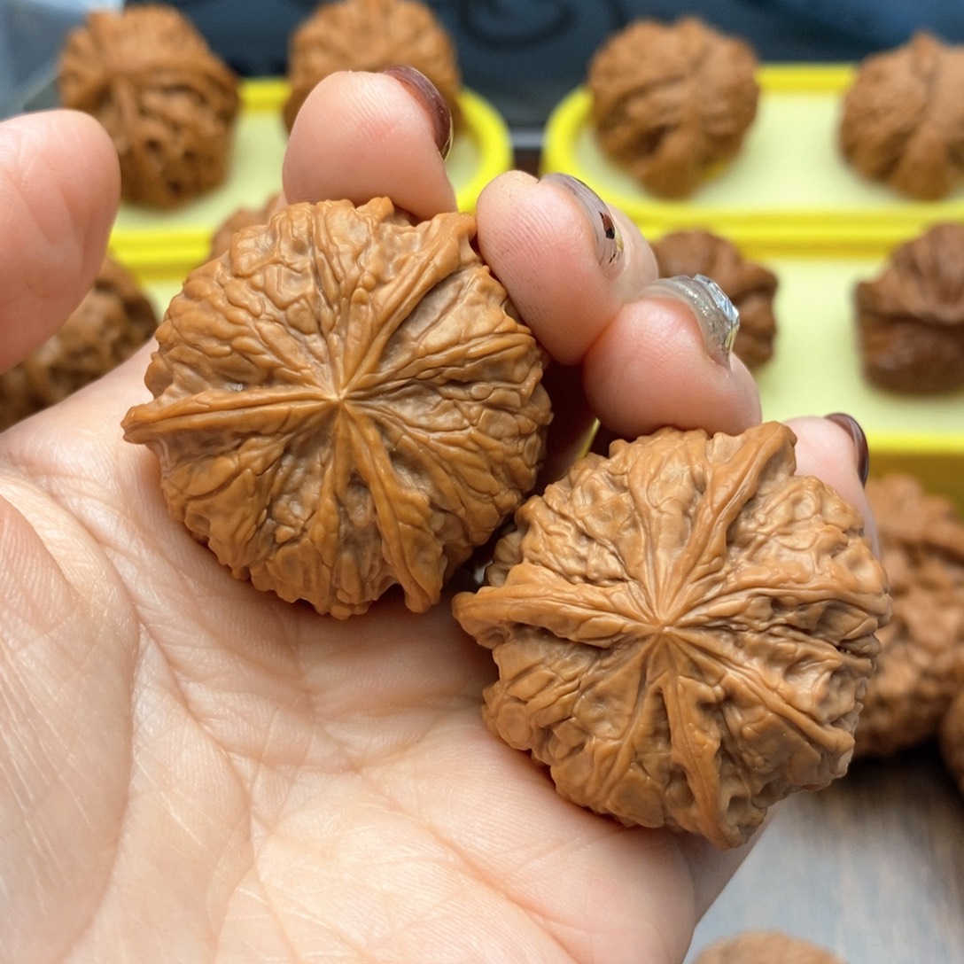 把件文玩核桃38尺雨花石奔