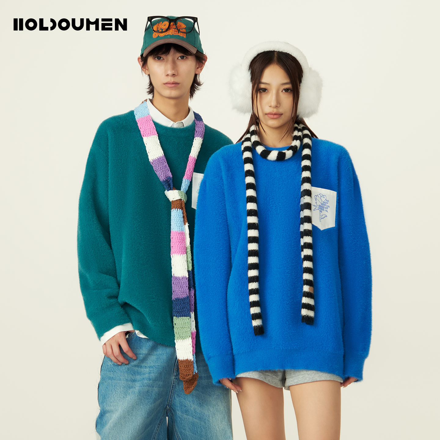 Holdoumen25秋冬日常系列仿貂毛口袋贴布圆领毛衫