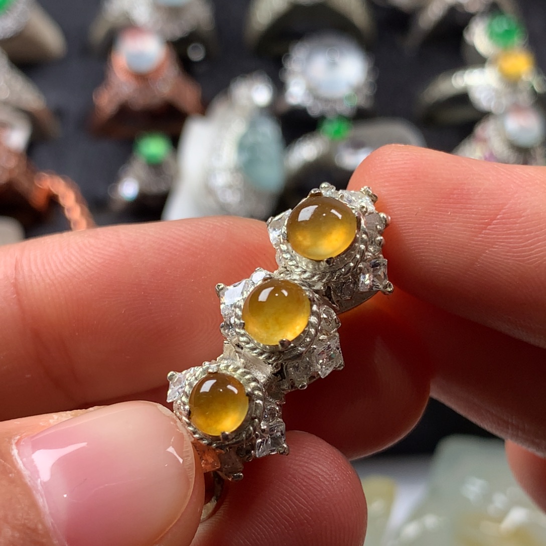 翡翠裸石黄翡蛋面