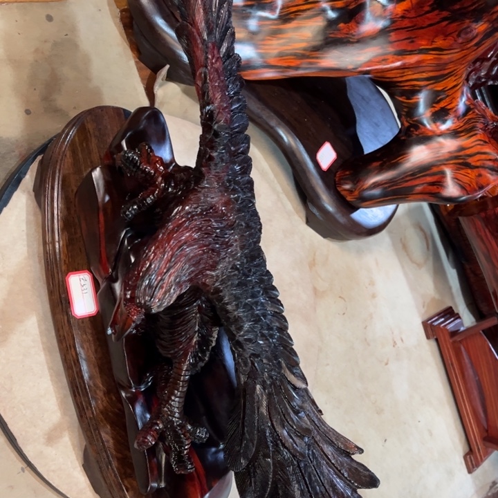 交趾黄檀（大红酸枝）l*o老鹰摆件