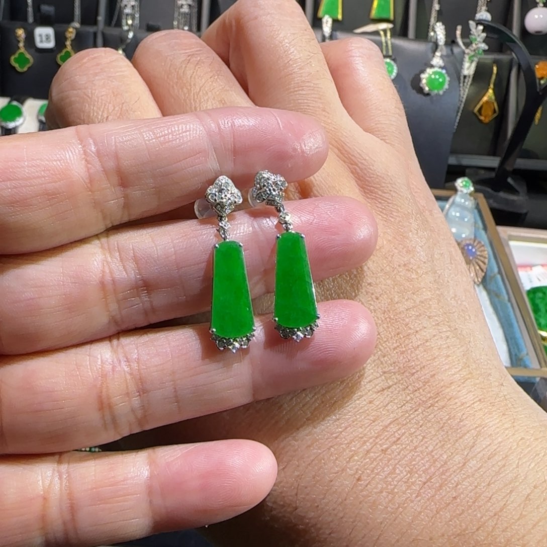 翡翠18K金镶嵌颈饰耳钉