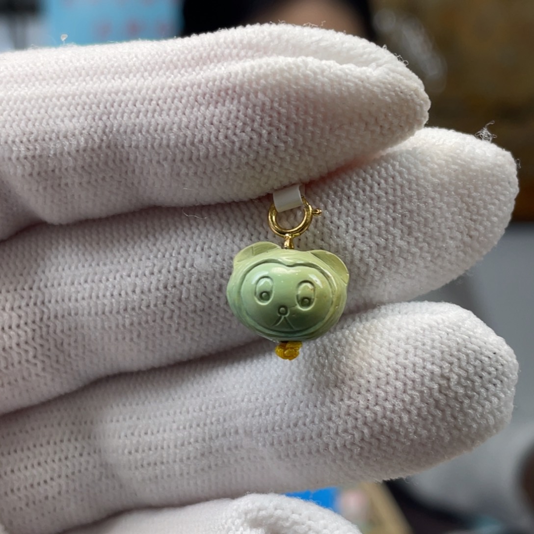 绿松石未镶嵌挂件