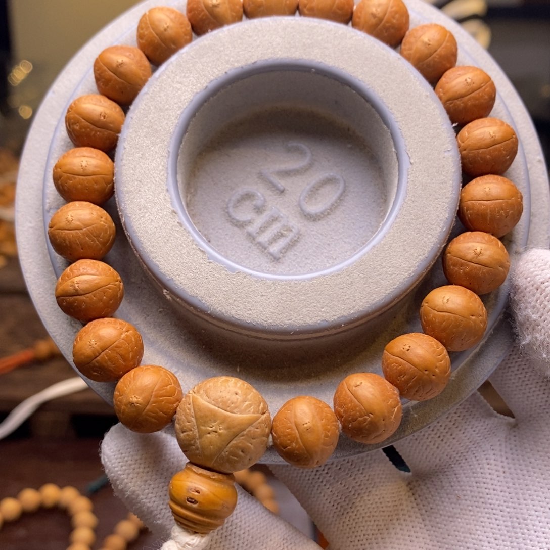 凤眼菩提手串11.7-12.1高品玉化粉皮