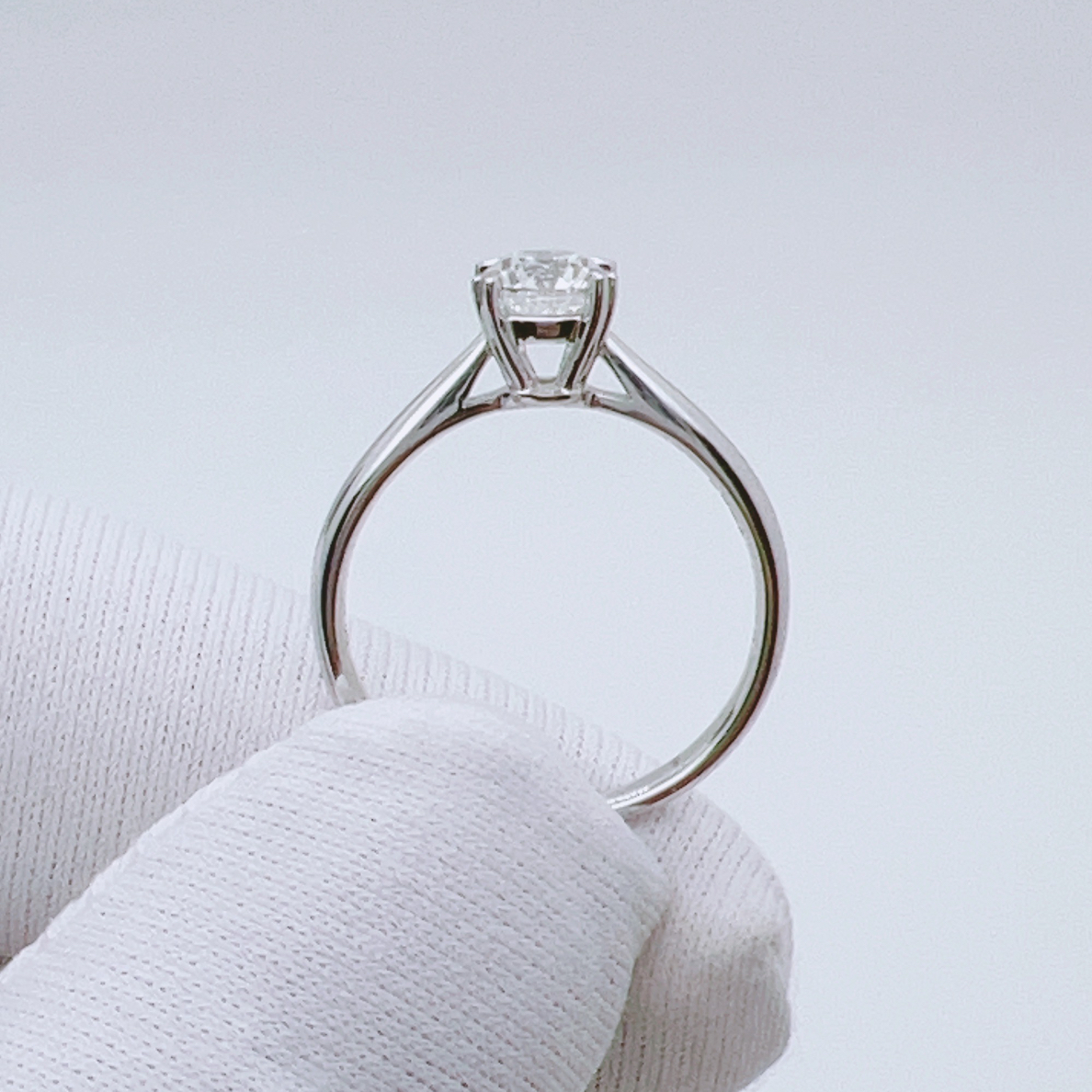 60分 经典四爪钻戒。高色高净。FG颜色 VS净度