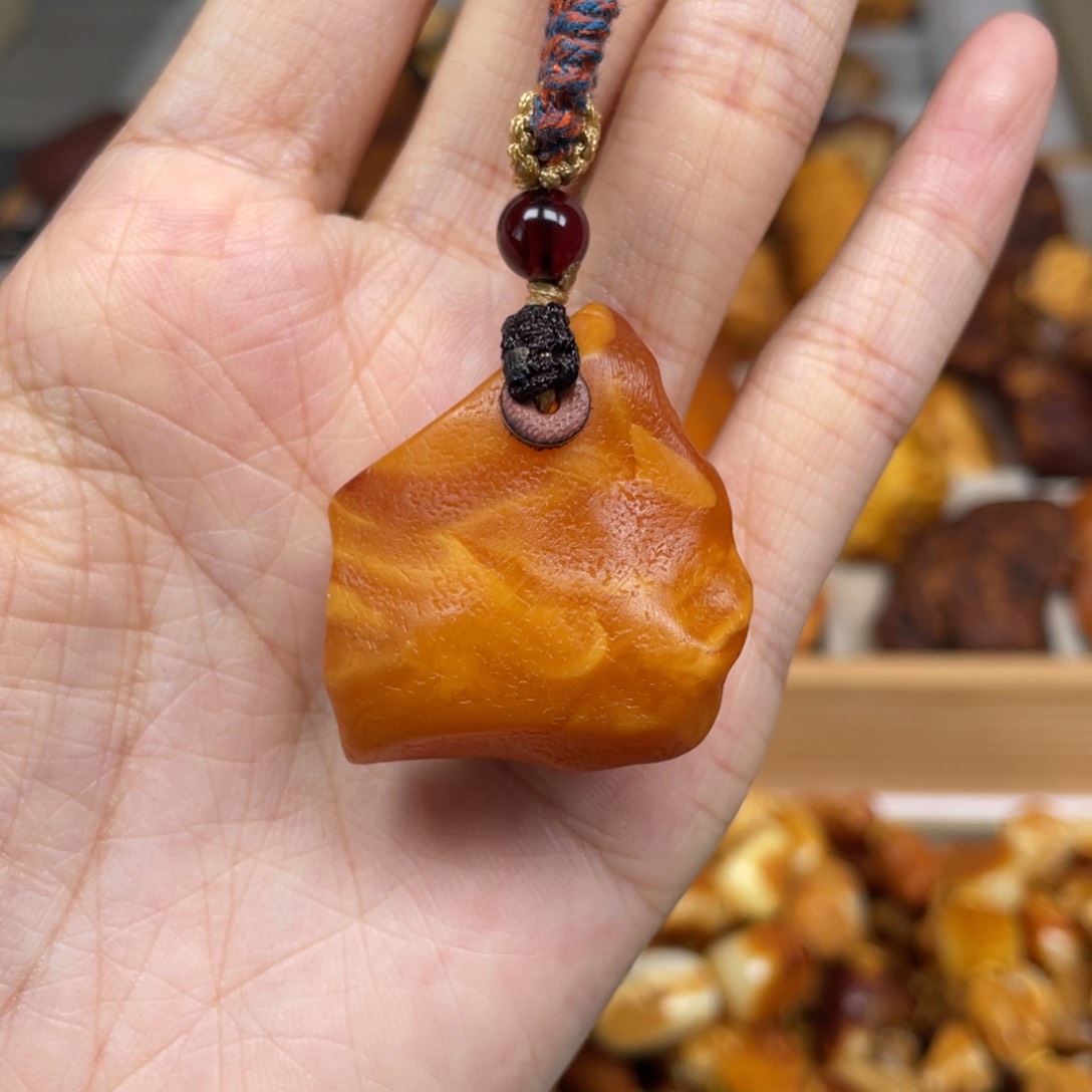 琥珀珠宝奇石未镶嵌