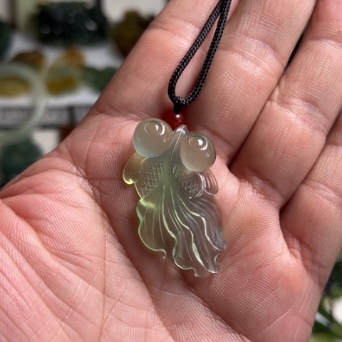 蛇纹石玉颈饰未镶嵌