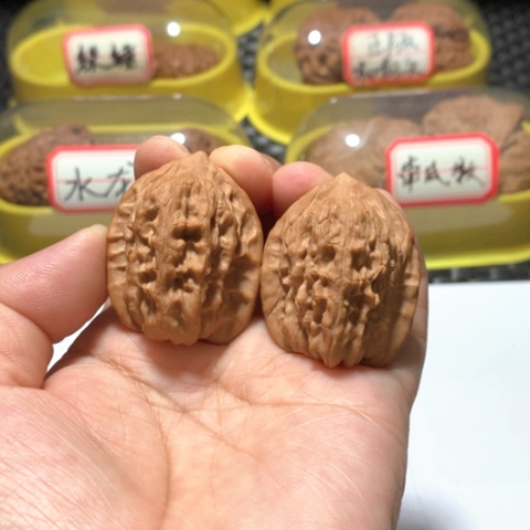 文玩核桃吊坠野生