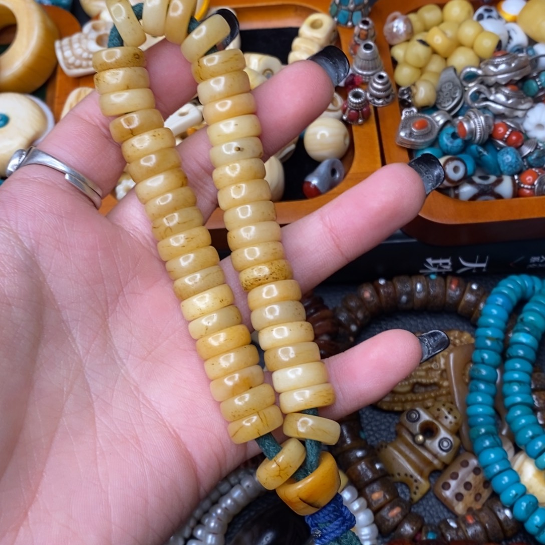 坡***依铜藏传文玩牛牛手持