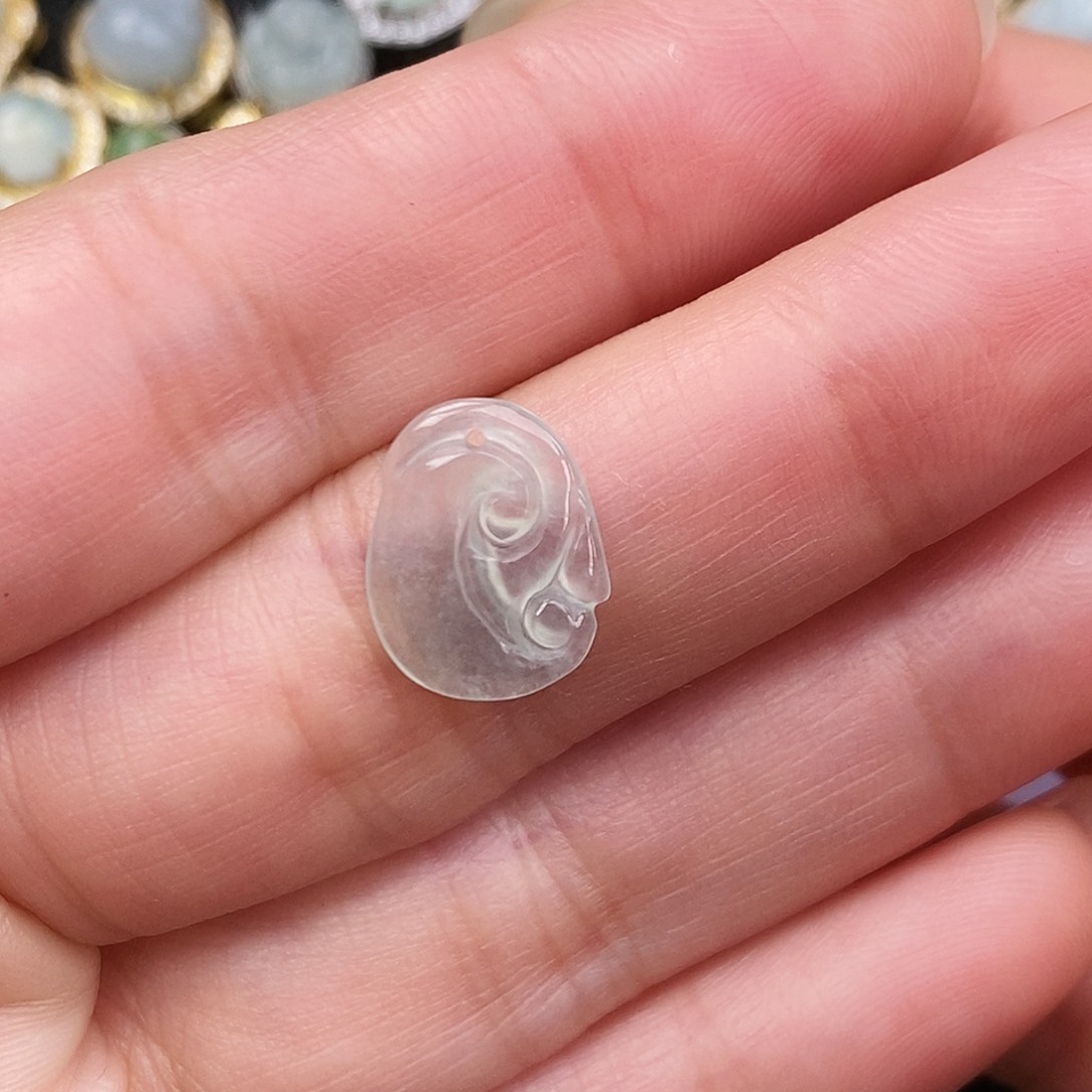 翡翠颈饰18K金镶嵌如意