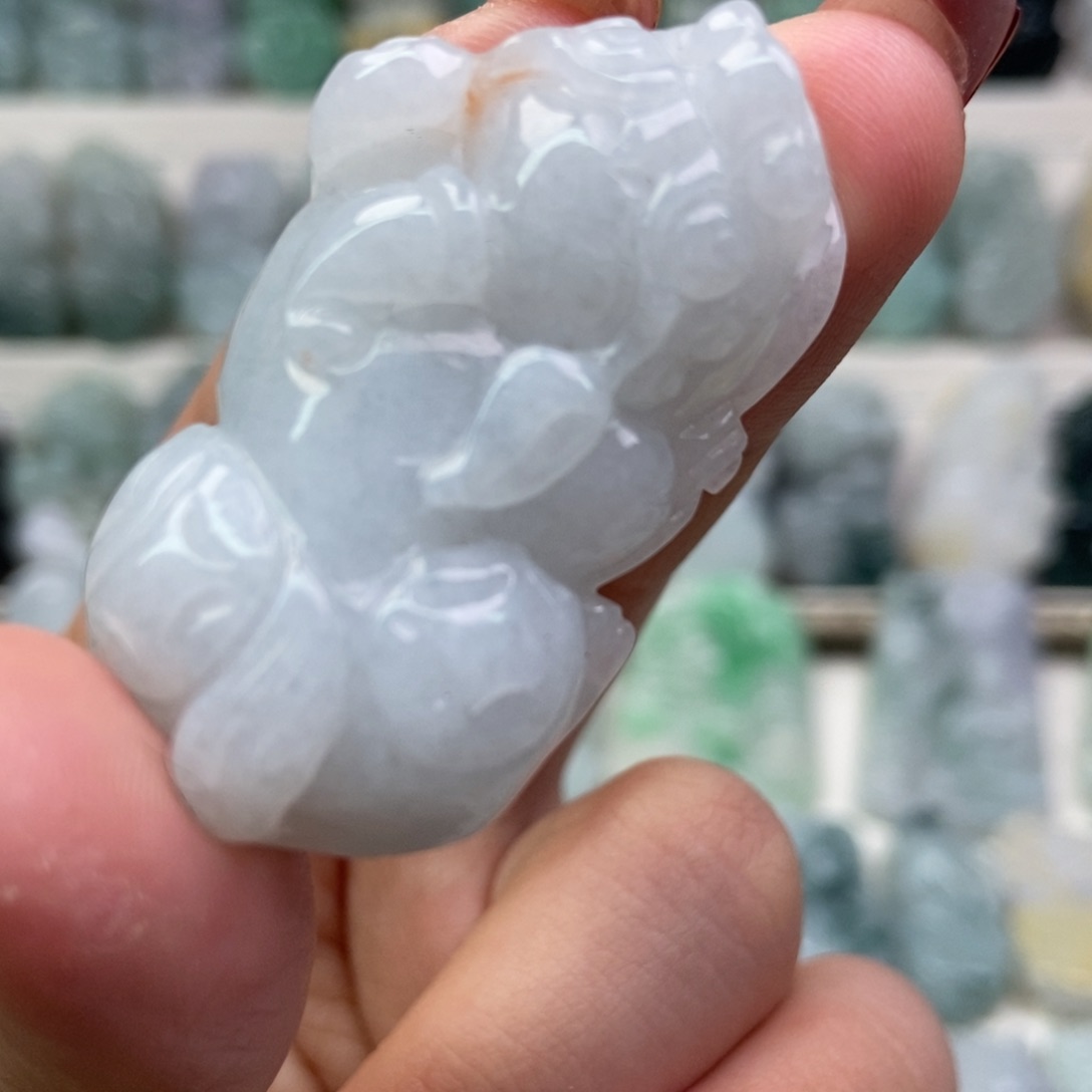 翡翠吊坠(赠链)未镶嵌