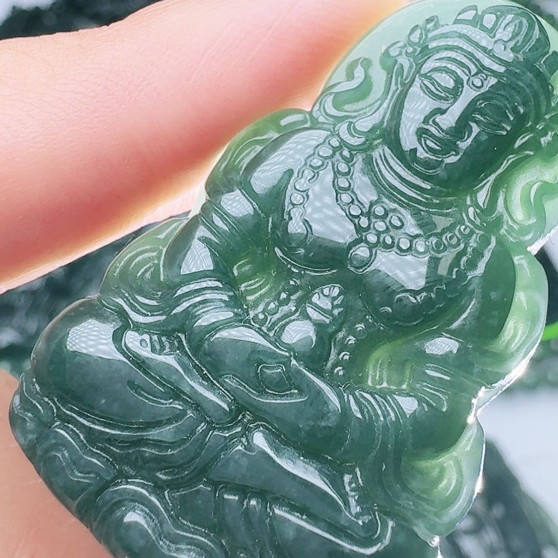 翡翠未镶嵌颈饰天然的A货翡翠多样性发其一 