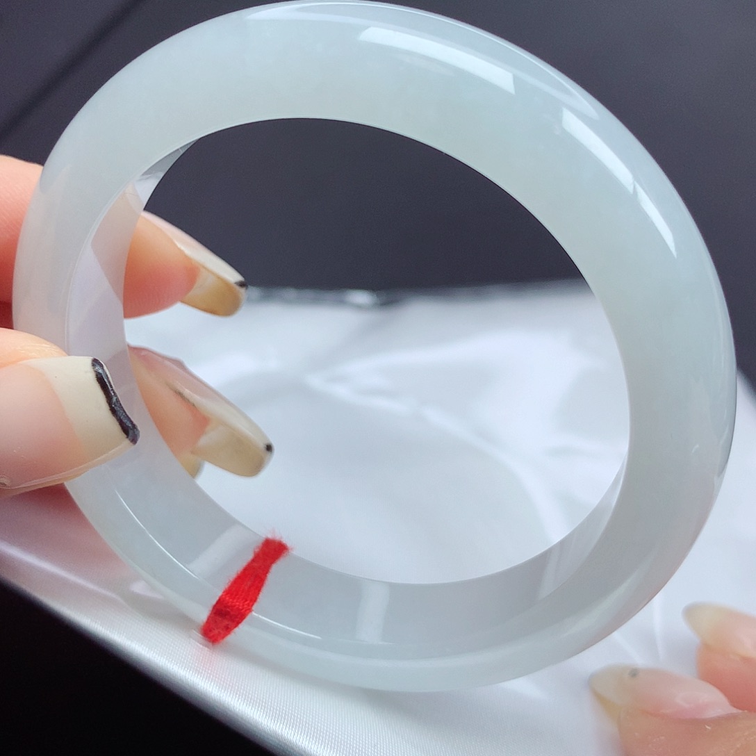 翡翠手镯未镶嵌53-54圈口