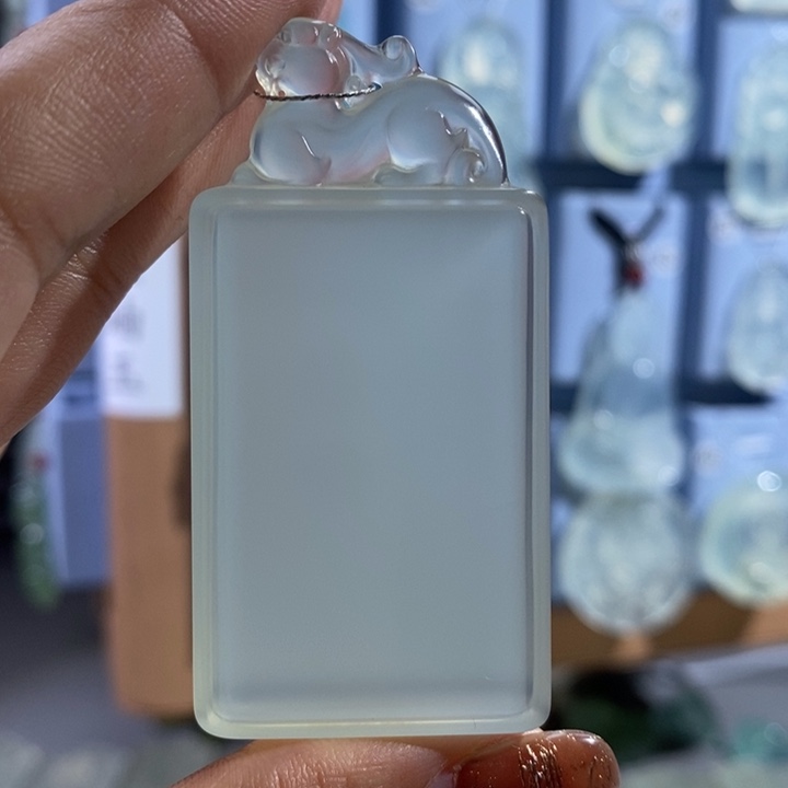 大***店岫玉未镶嵌颈饰吊坠