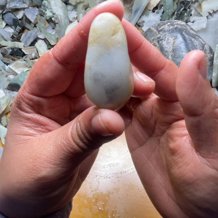 和田玉未镶嵌珠宝半成品