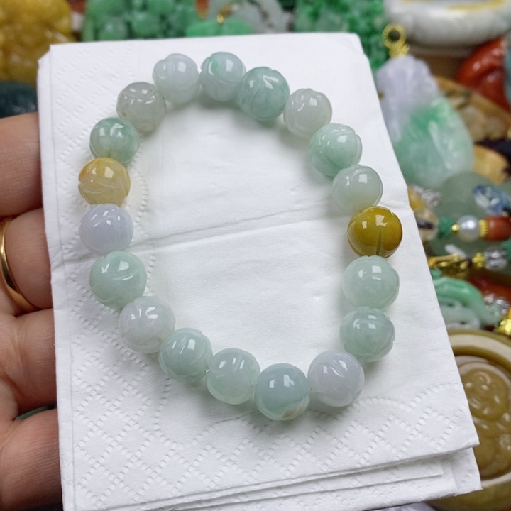 翡翠吊坠(赠链)未镶嵌