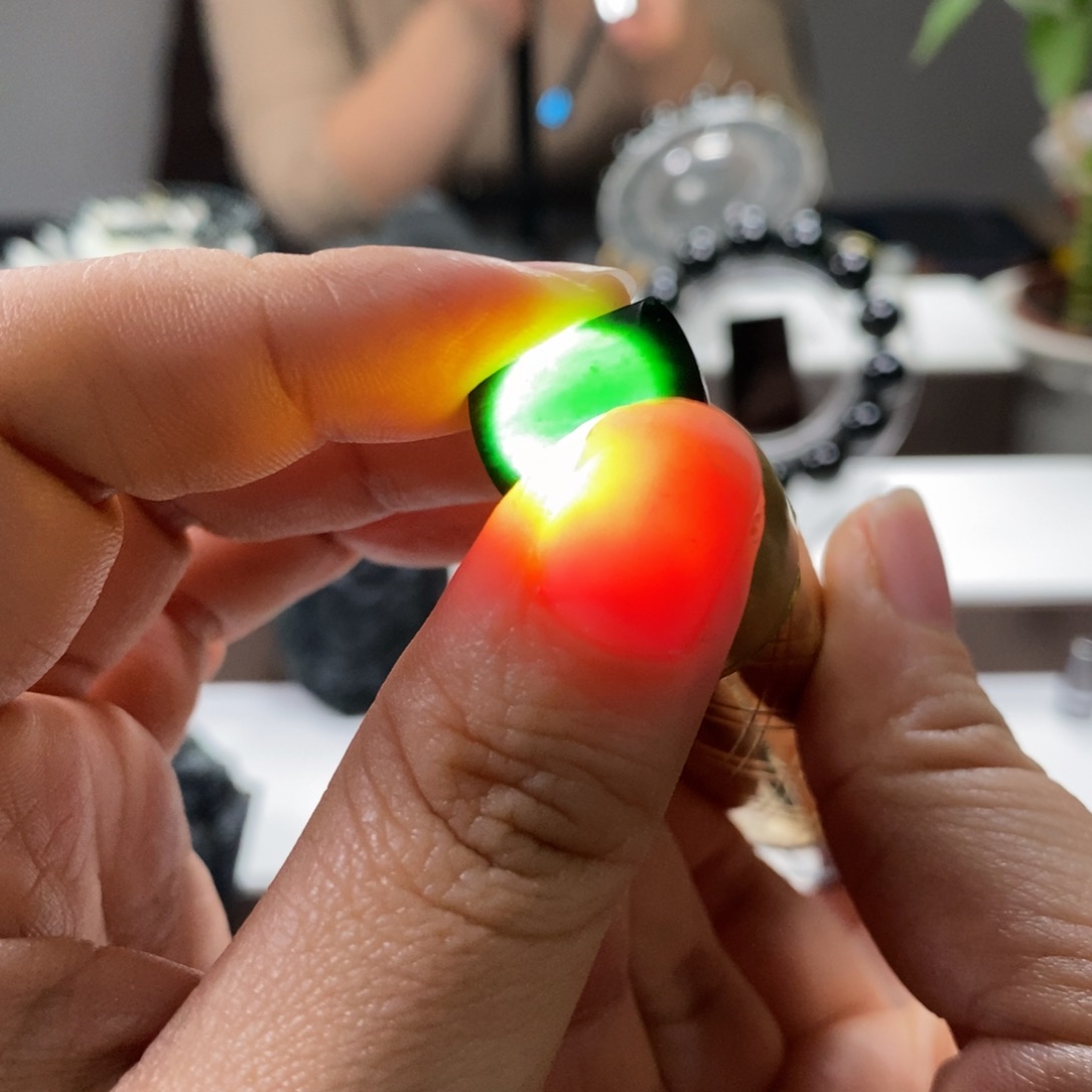 定制翡翠未镶嵌马鞍戒面天然a货墨翠