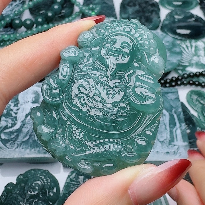 颈饰未镶嵌翡翠天然的A货翡翠多样性发其一