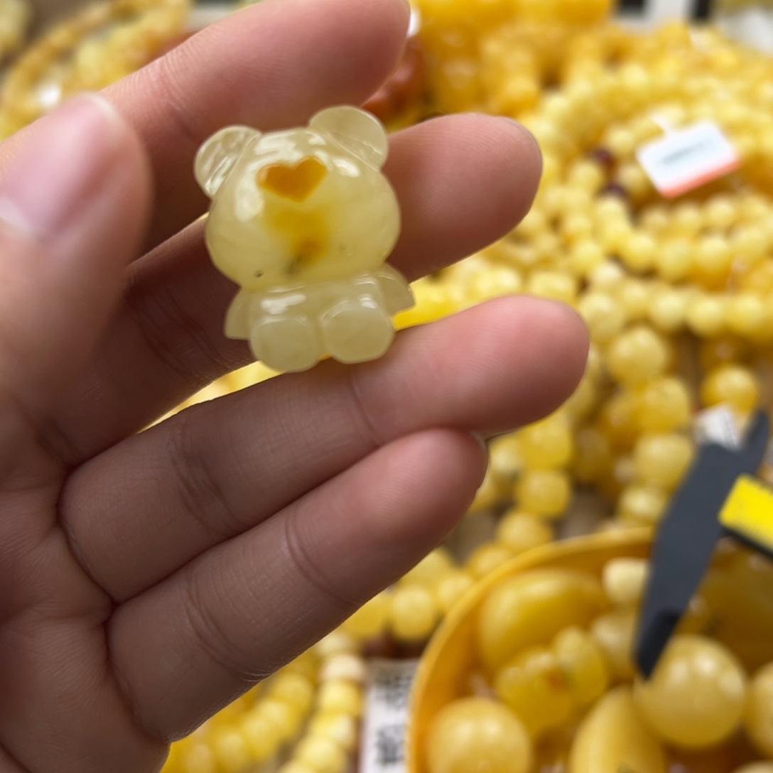 琥珀珠宝奇石未镶嵌