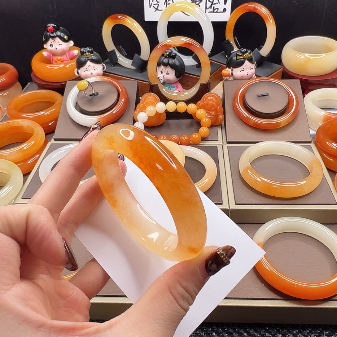 天***乐石英质玉（黄龙玉）未镶嵌手镯