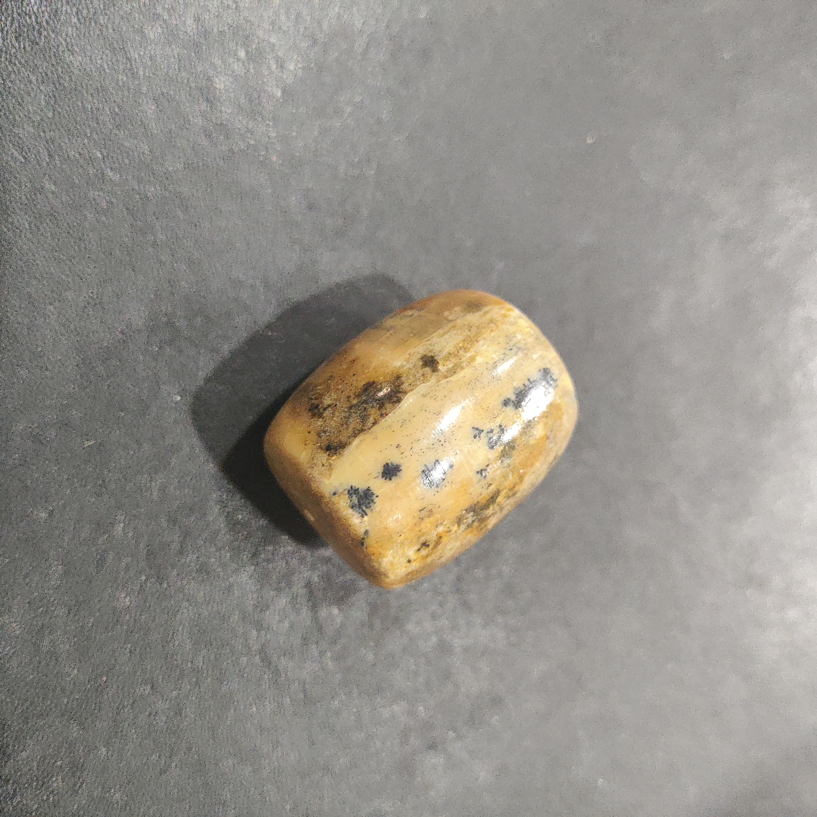 猛犸约20.8克雕刻件ZS923