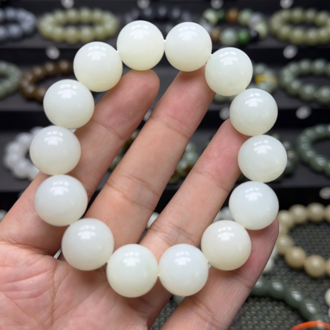 和田玉手链未镶嵌木*楠且末