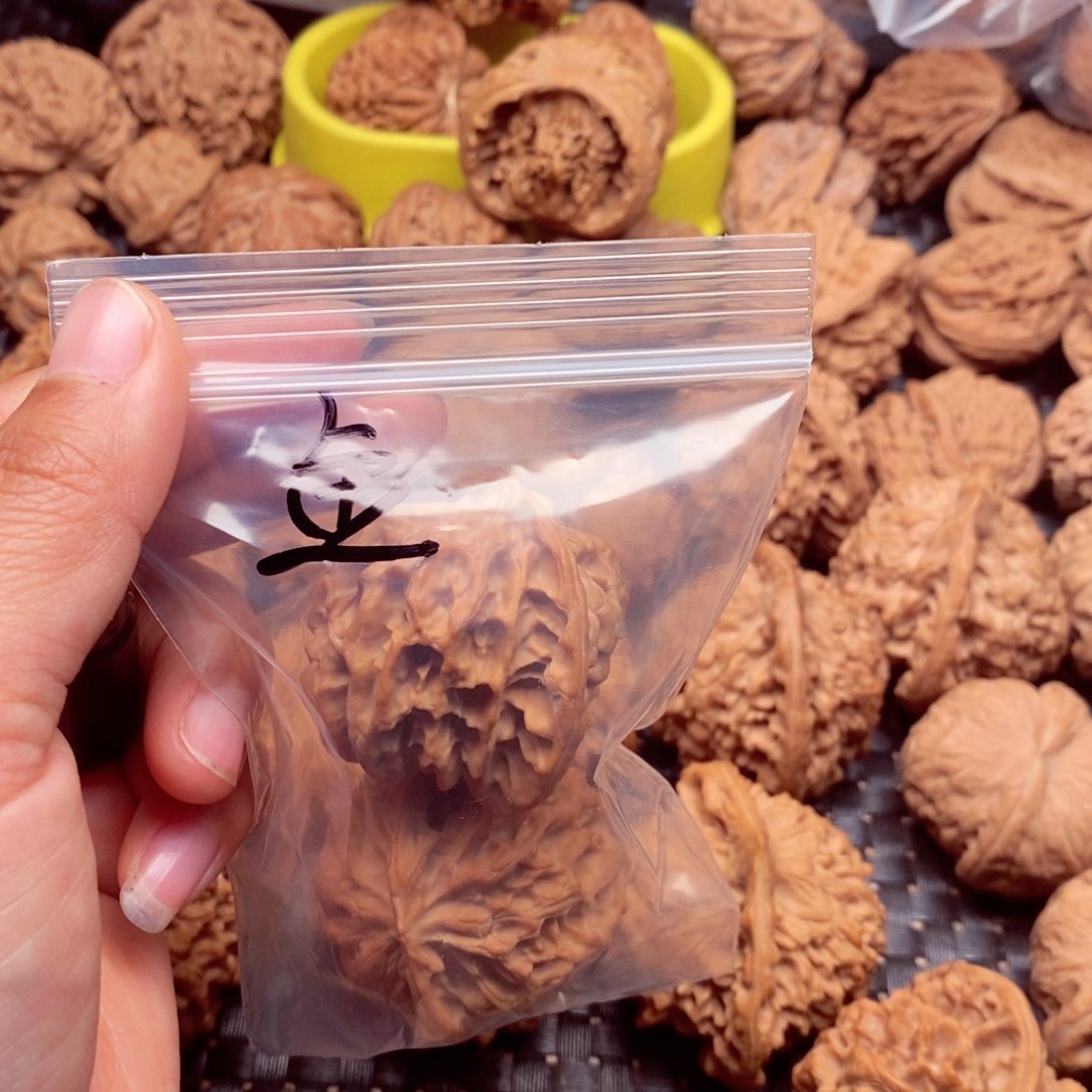 吊坠桃核金**光文玩核桃