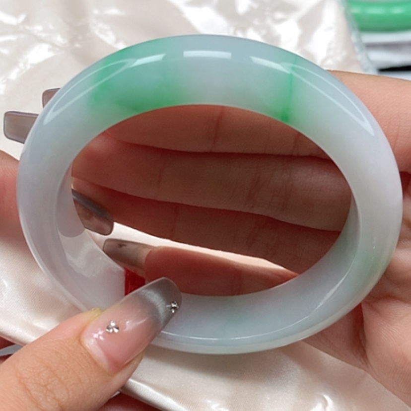 【闪购商品】翡翠手镯未镶嵌56圈