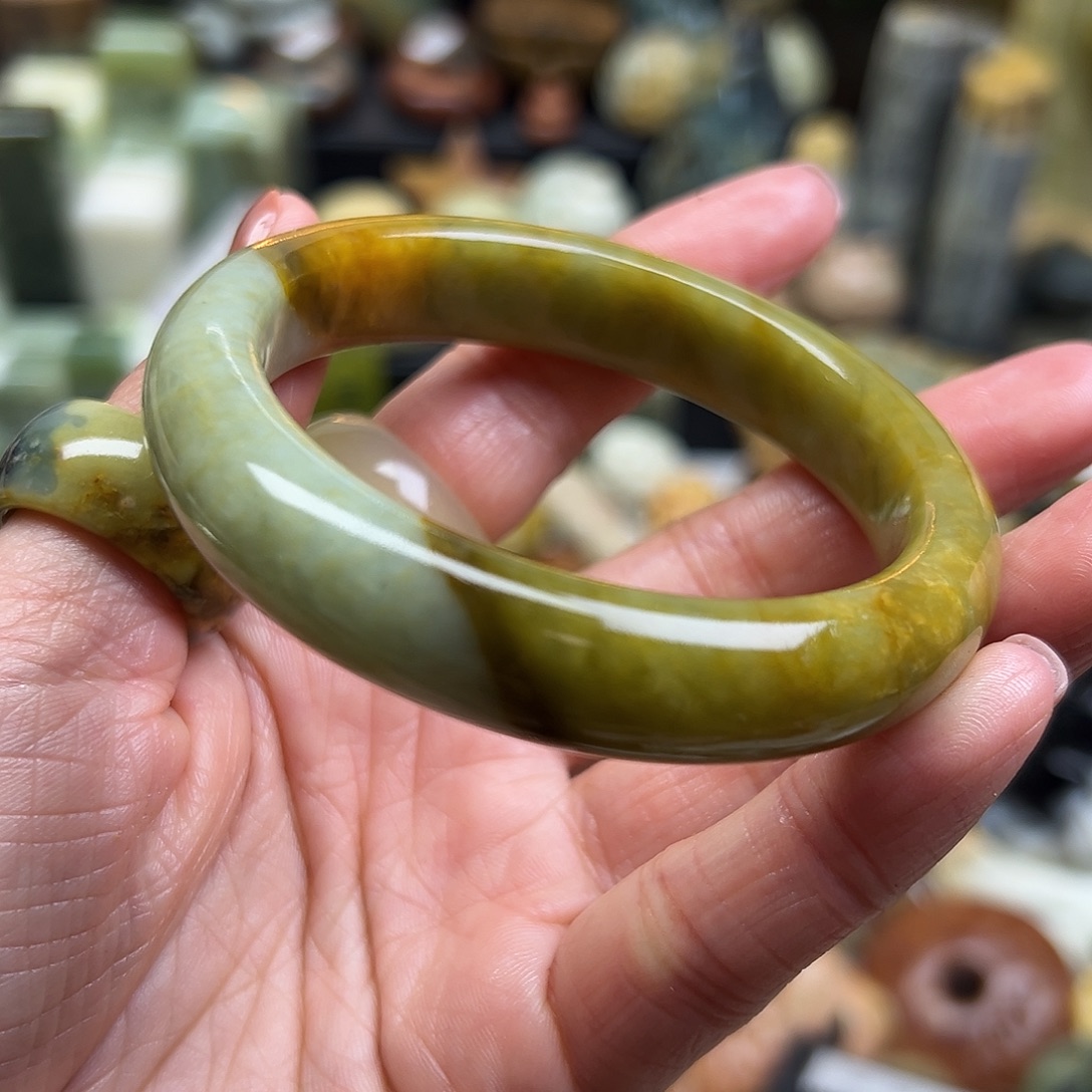 岫玉未镶嵌颈饰花玉俏色56.3