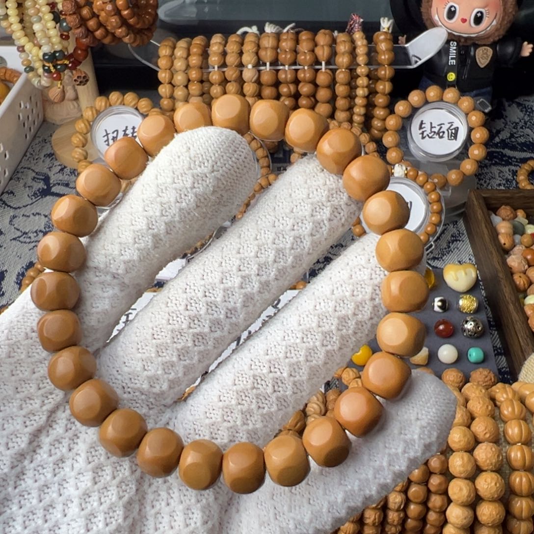 丸***ᐝ猴头核桃手串8+小六方