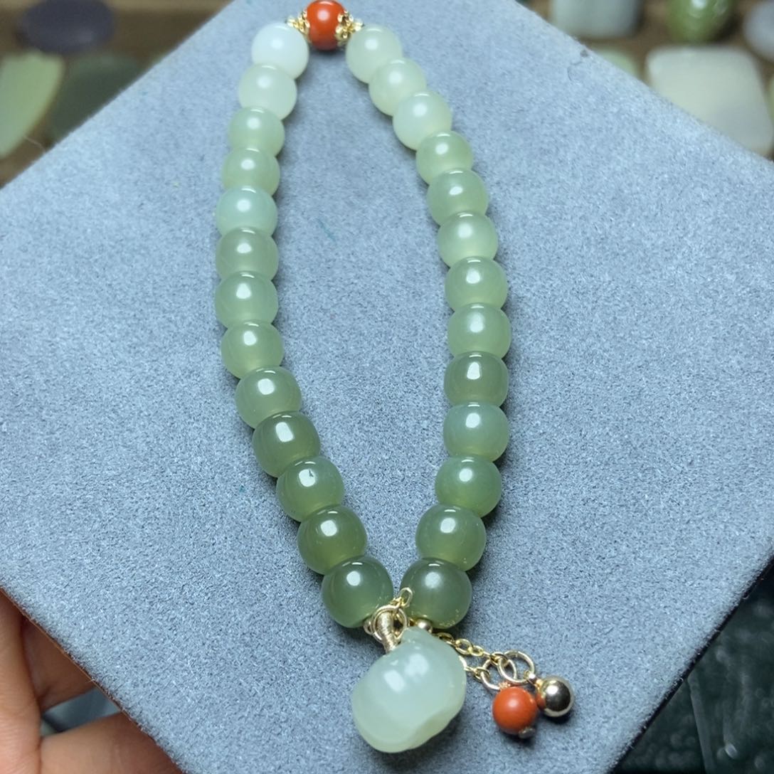 和田玉颈饰未镶嵌