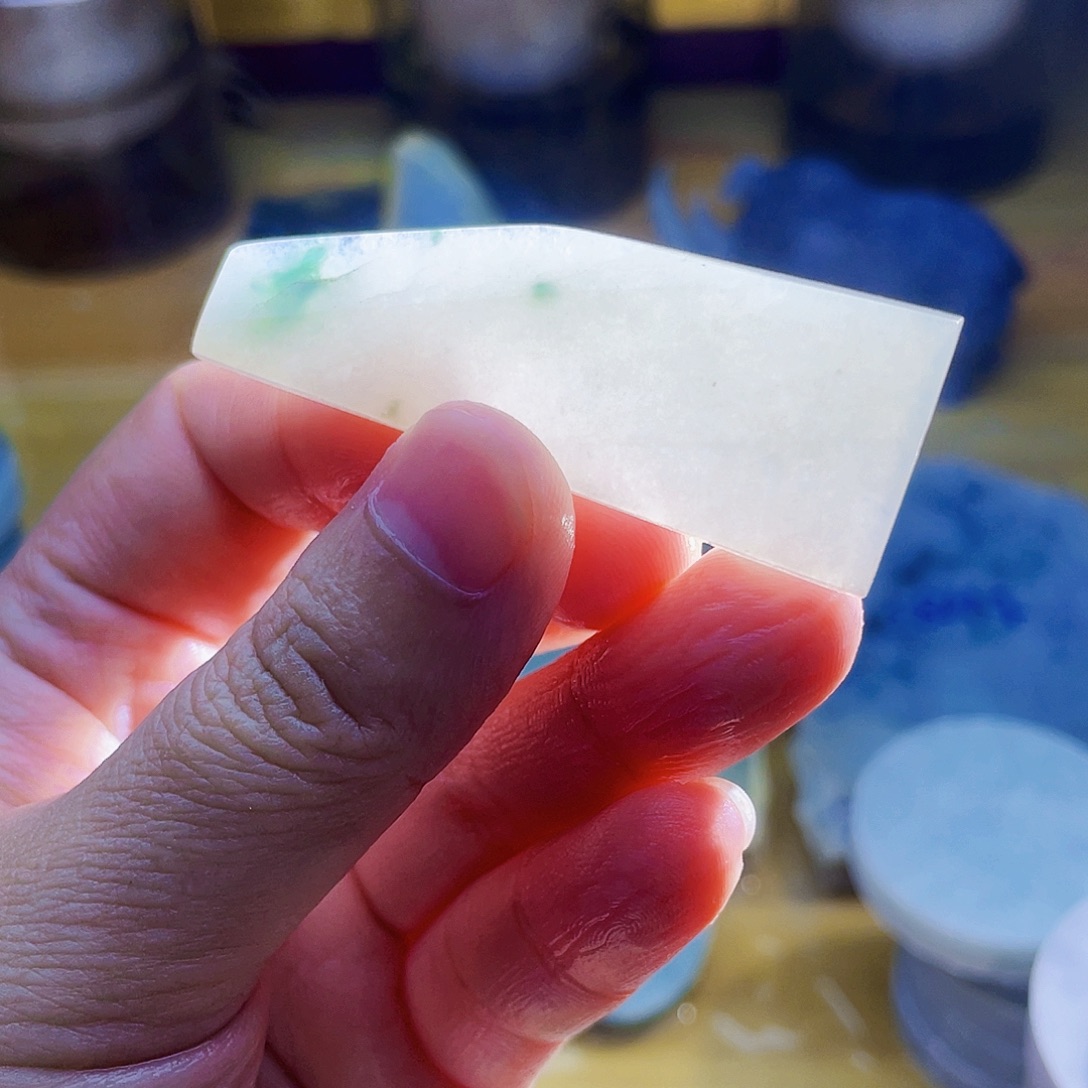 翡翠未镶嵌颈饰毛料48