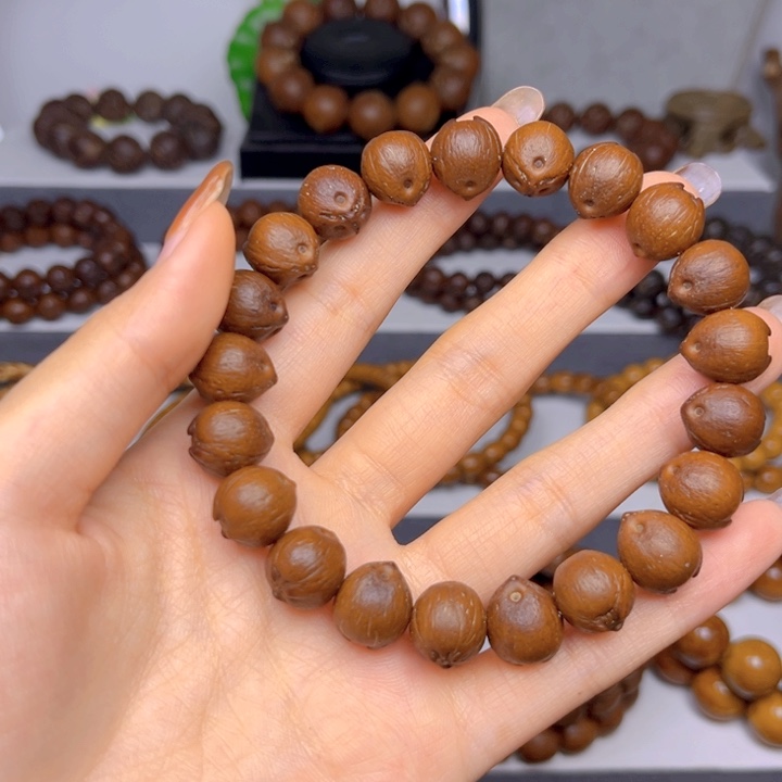 杜***少手串紫金鼠原皮差价