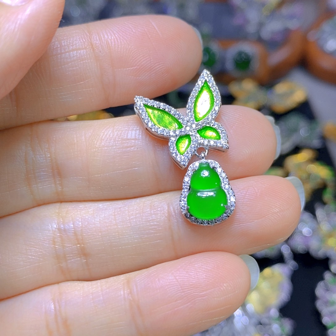 翡翠颈饰银S925镶嵌天然翡翠