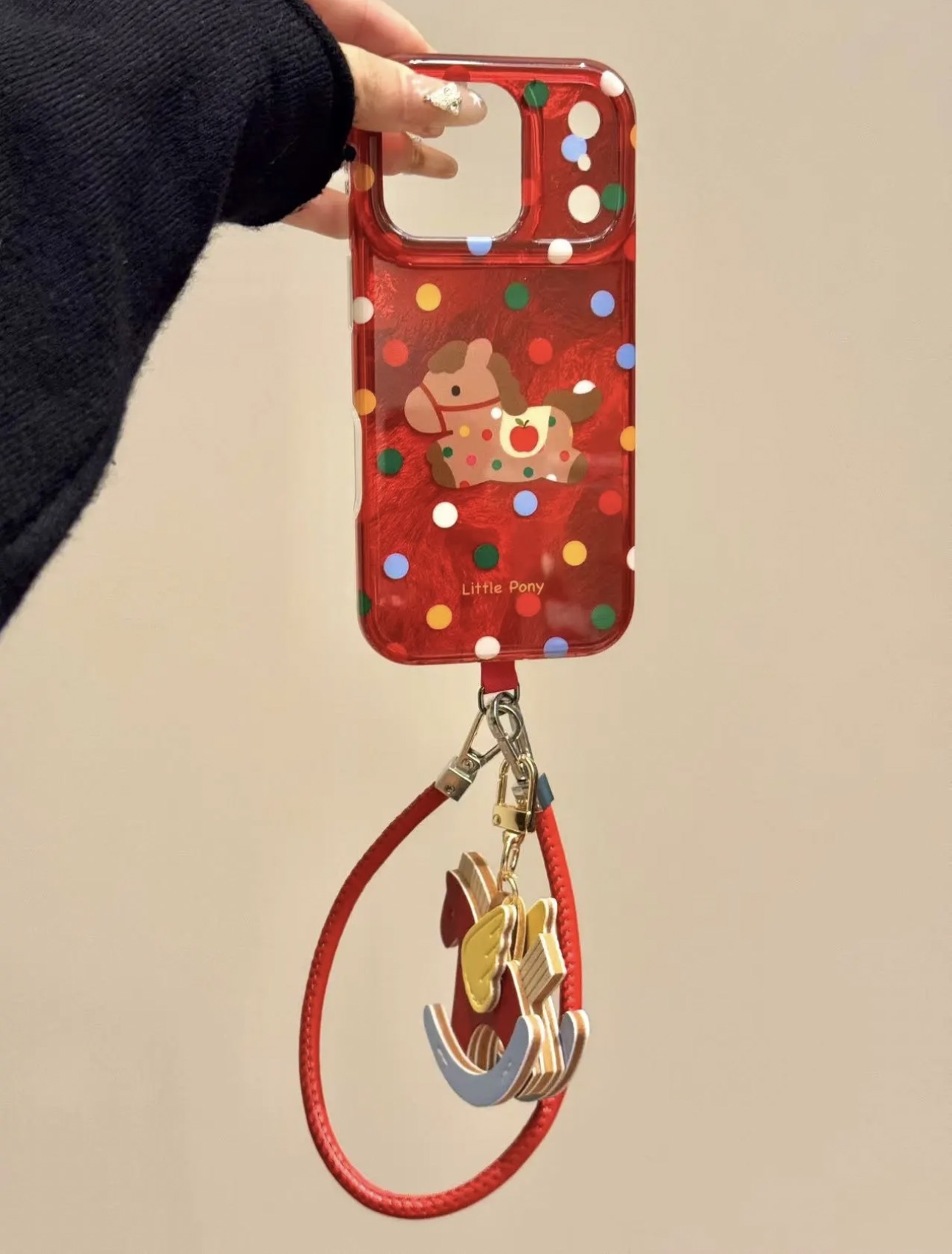 ins新年小马挂件手绳适用苹果17promax手机壳161514/13女16promax