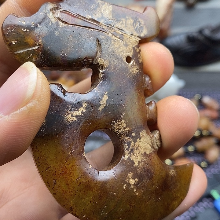 未镶嵌蛇纹石玉颈饰